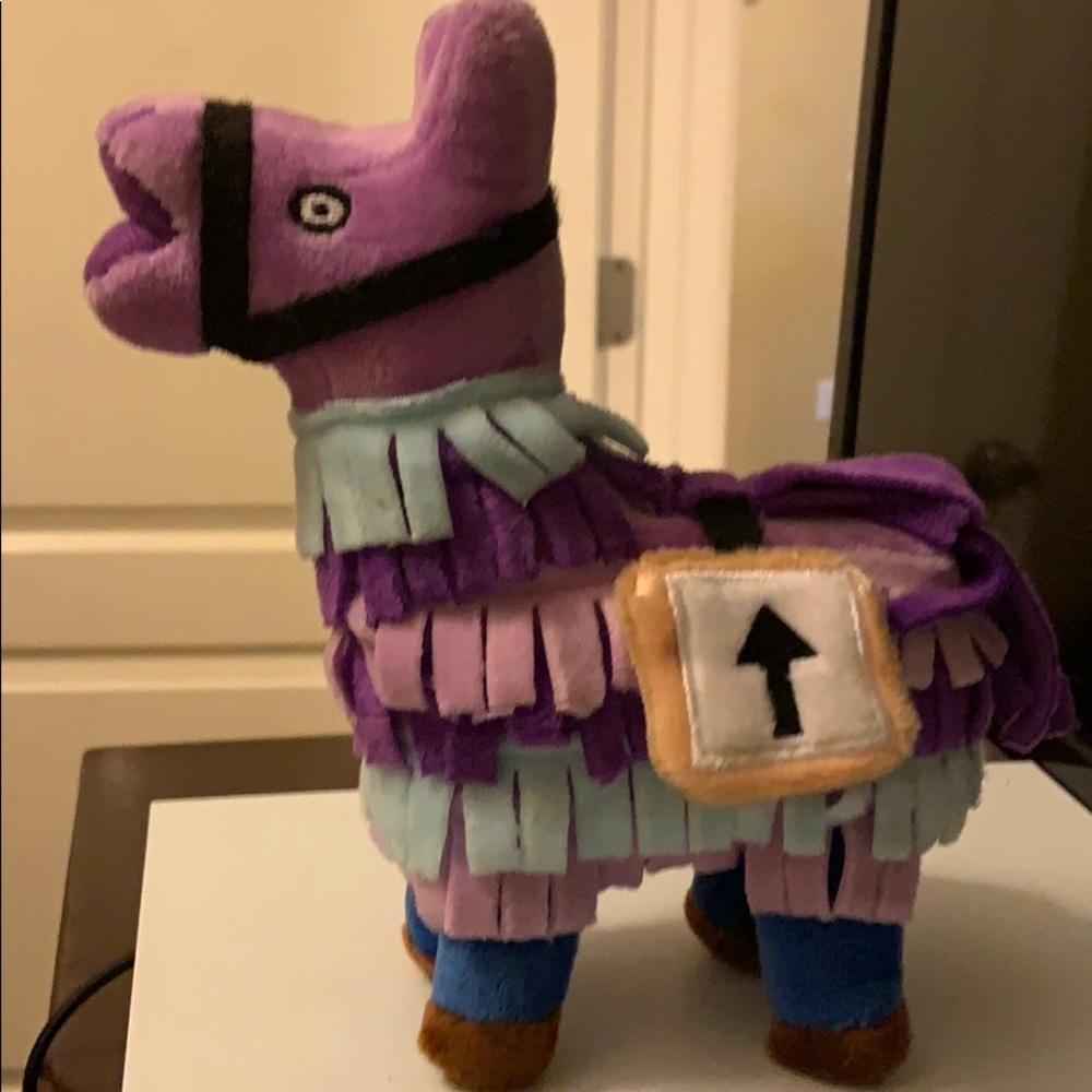 Small fortnite llama
